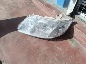 Headlight Fielder/ Nze 2005.