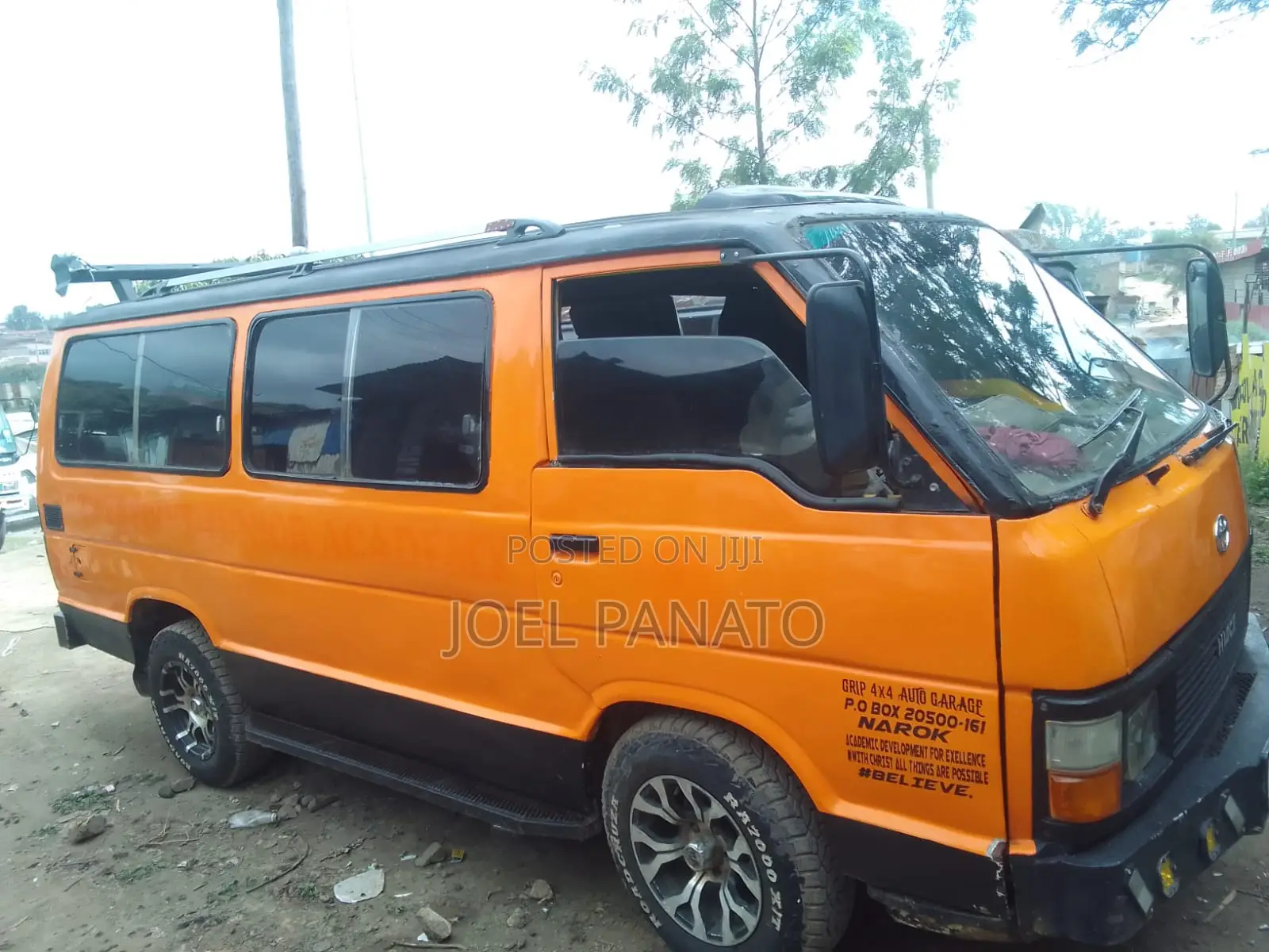 Toyota HiAce 1998 Orange