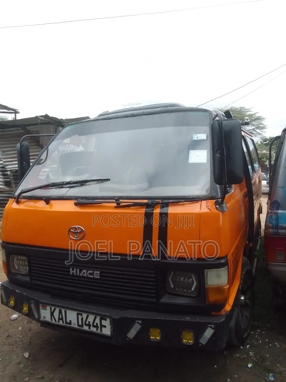 Toyota HiAce 1998 Orange