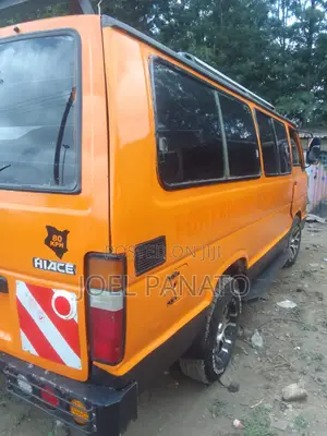 Toyota HiAce 1998 Orange