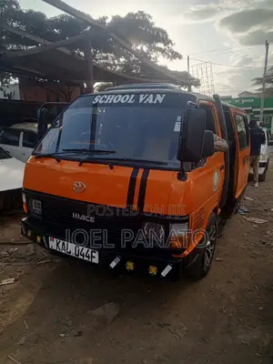 Toyota HiAce 1998 Orange
