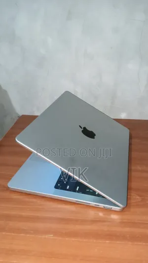 Laptop Apple MacBook Pro 32GB Apple M1 Pro SSD 1T