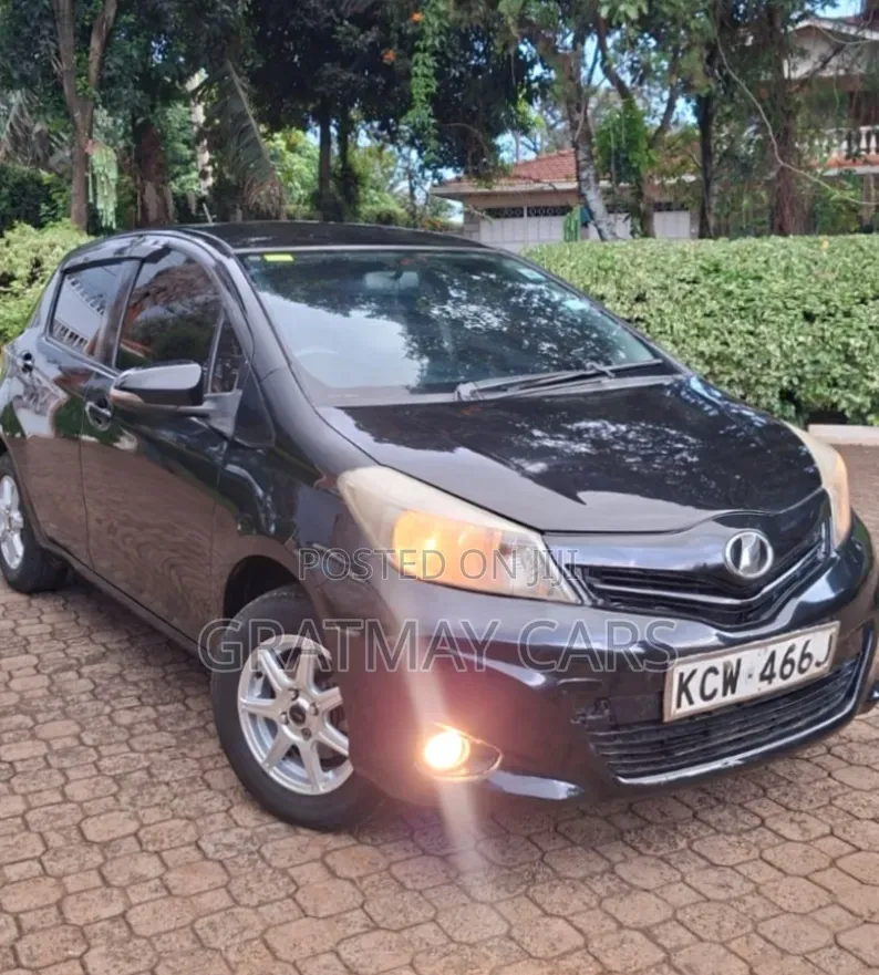 Toyota Vitz 2012 Black