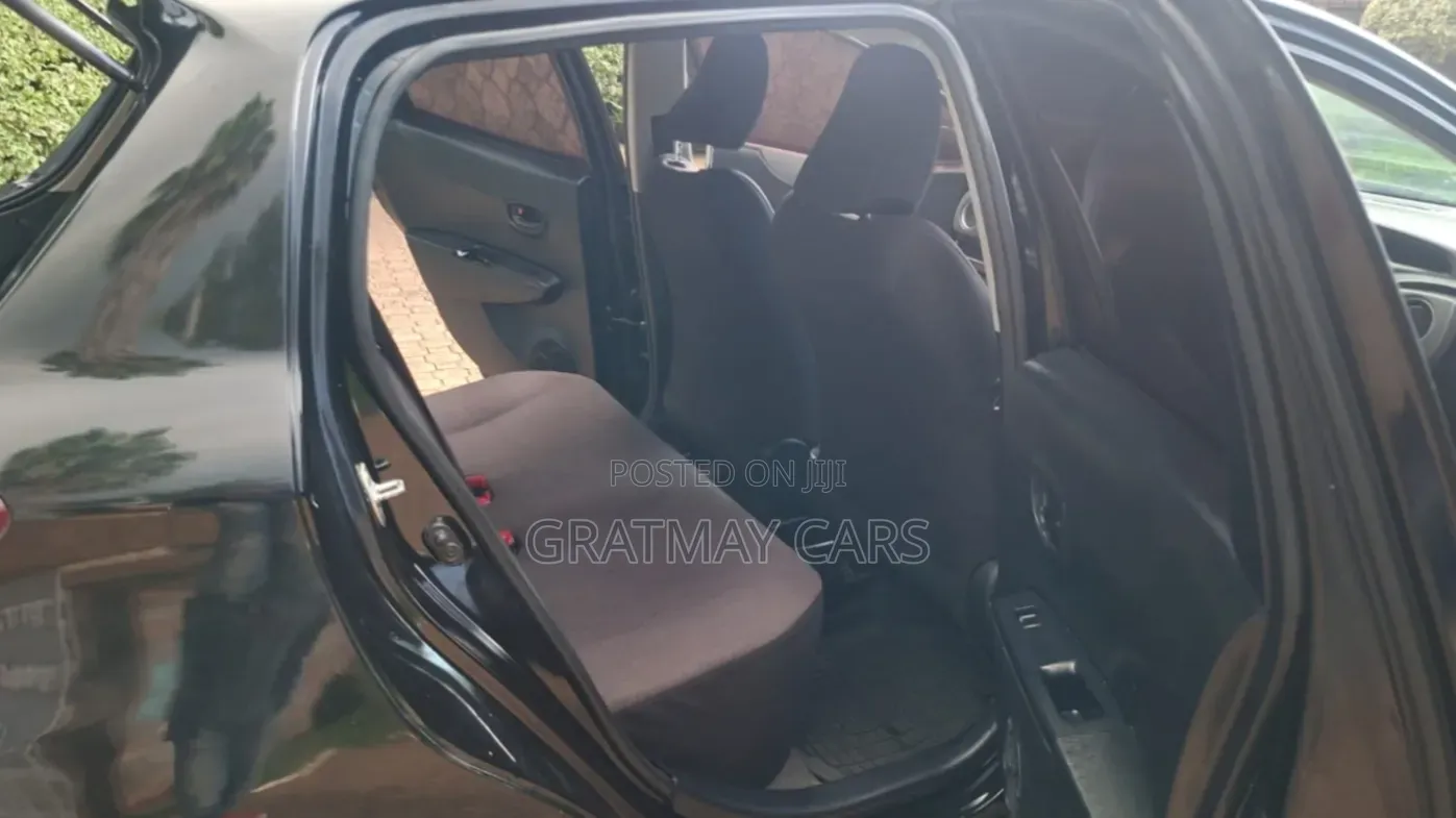 Toyota Vitz 2012 Black