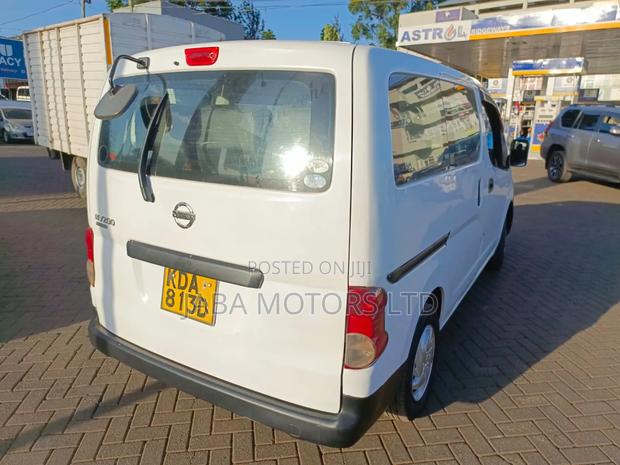 Nissan NV200 2013 White - thumbnail 3