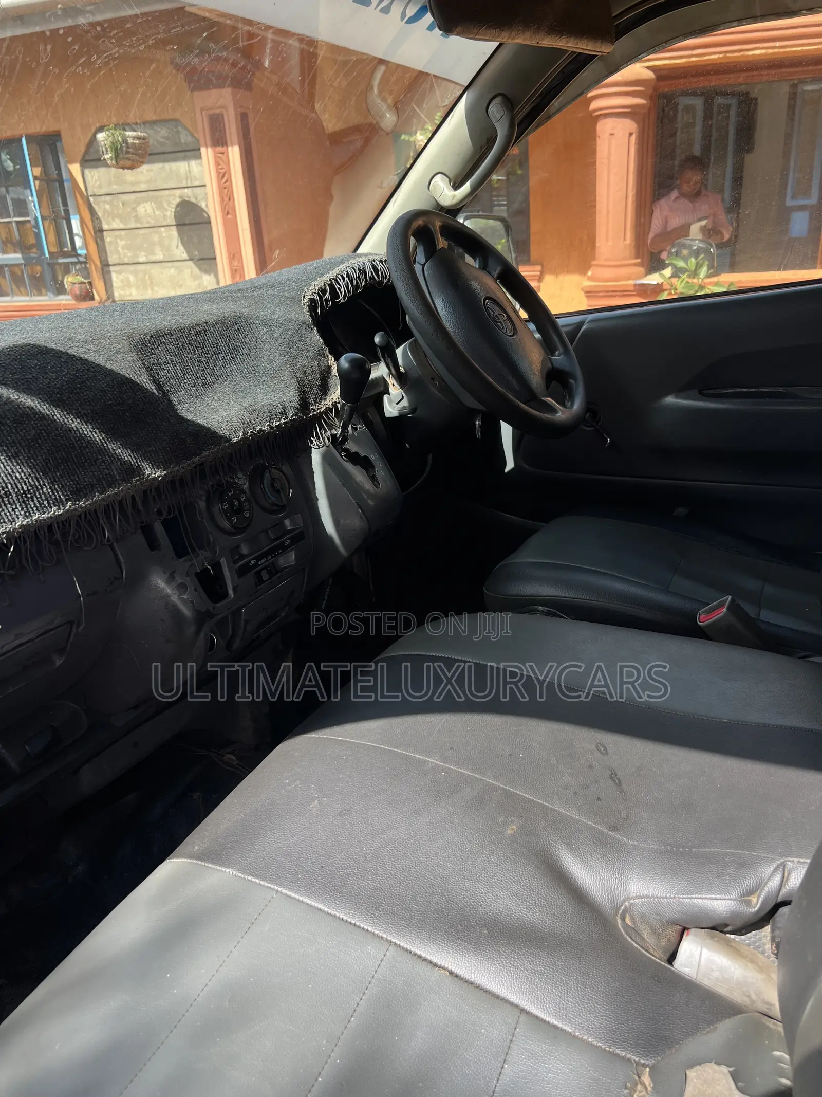 Toyota HiAce 2007 White
