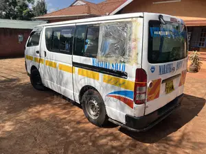 Toyota HiAce 2007 White