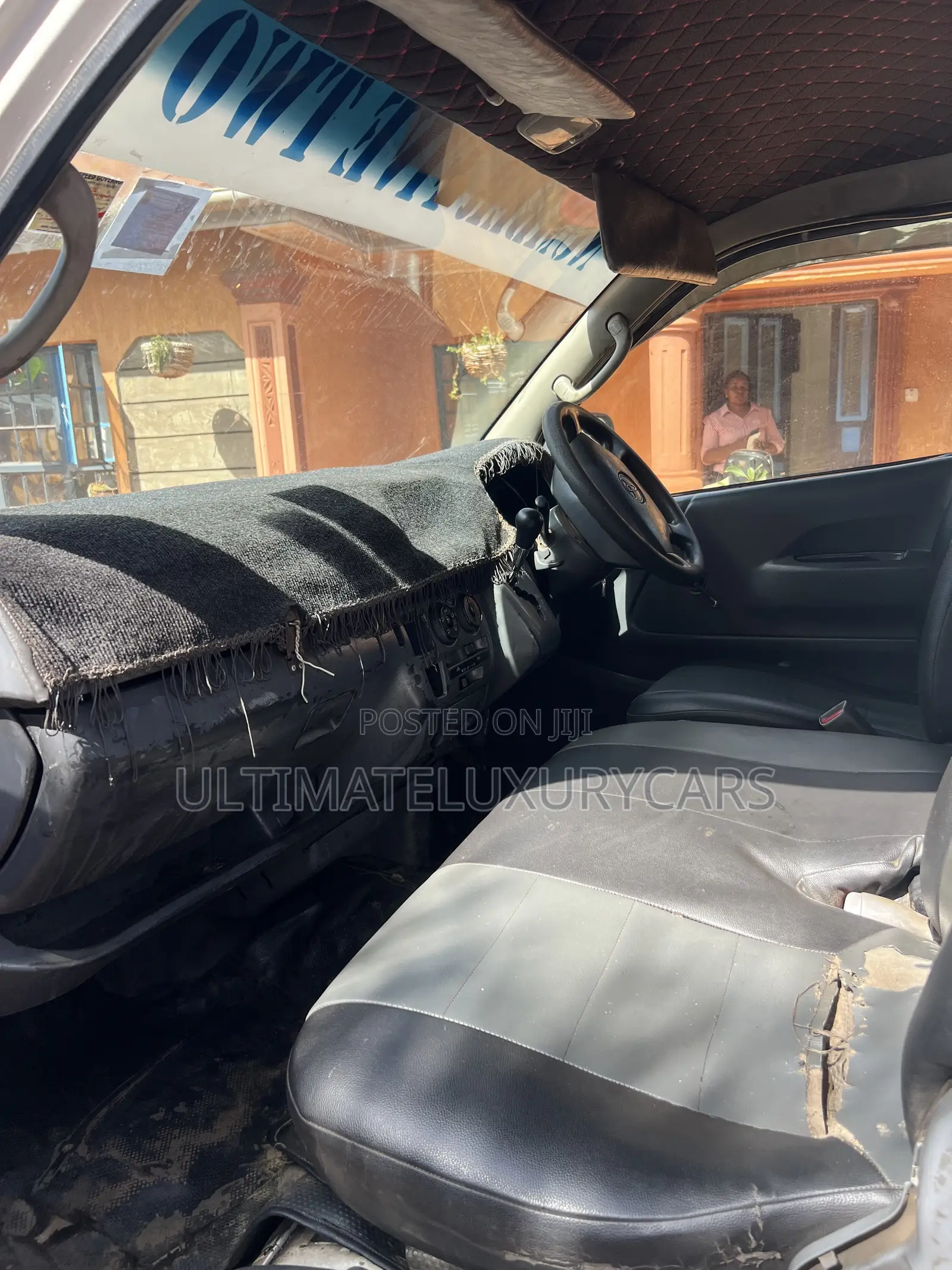 Toyota HiAce 2007 White