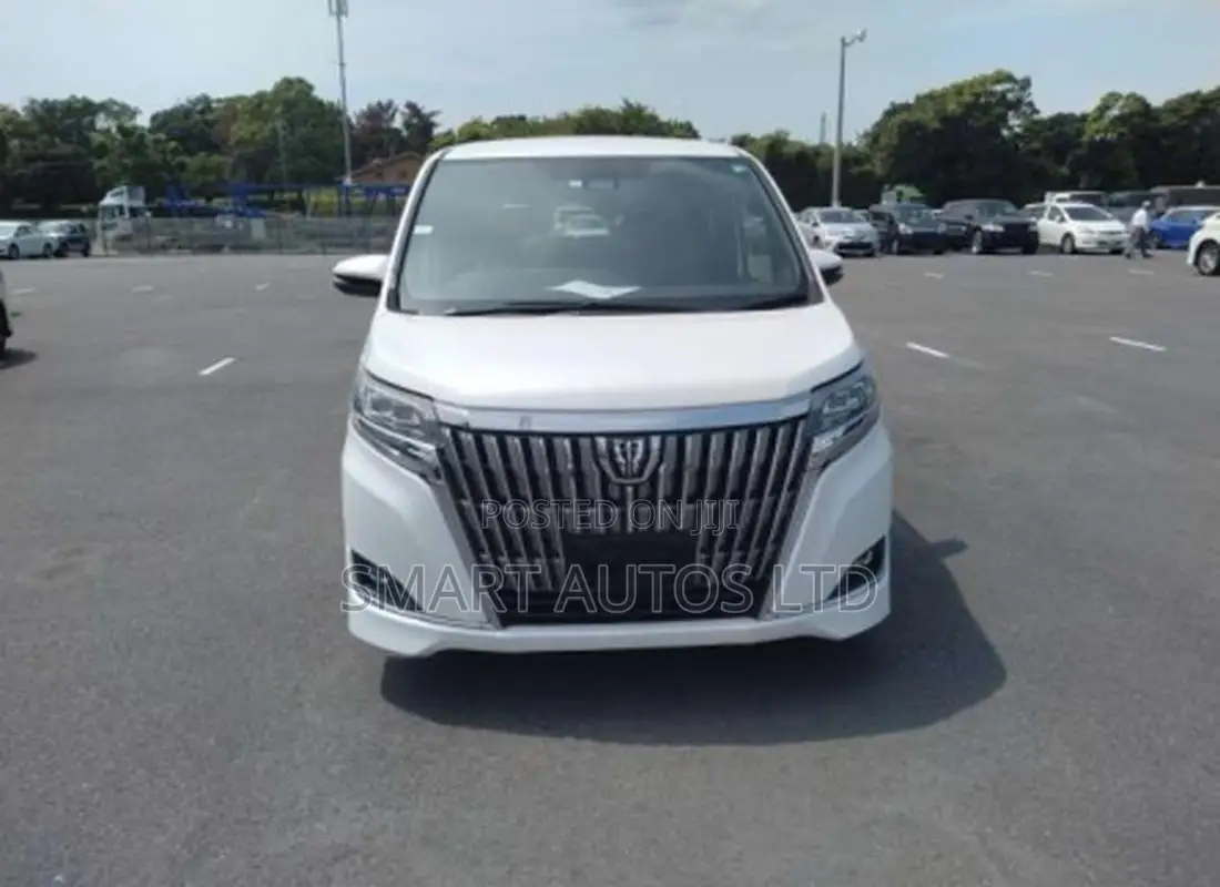Toyota Esquire 2.0 FWD (7 seater) 2018 White