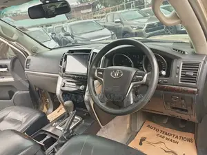 Toyota Land Cruiser 2015 Gold
