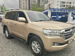 Toyota Land Cruiser 2015 Gold