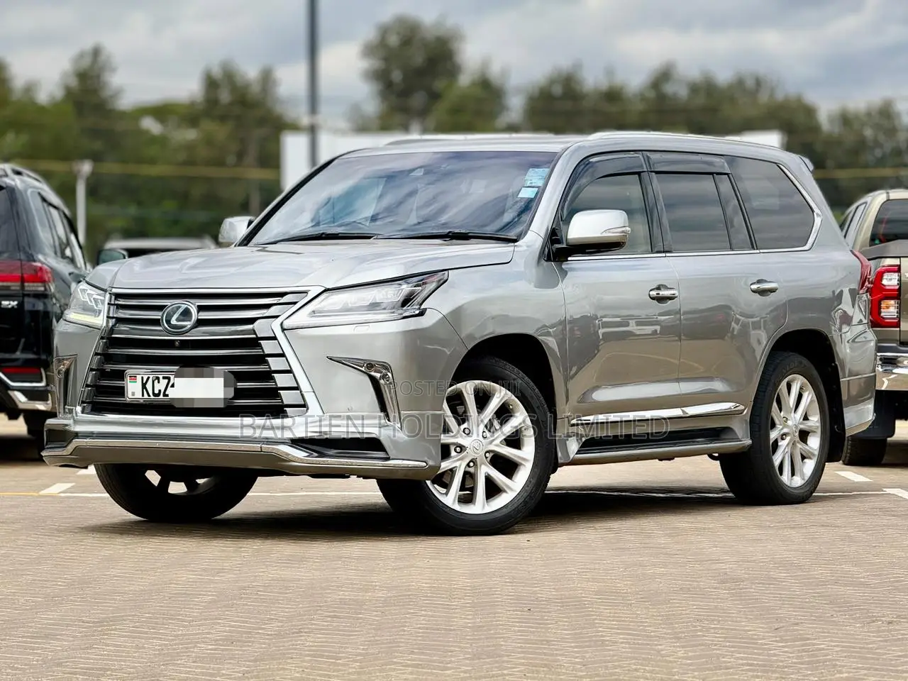 Lexus LX 570 AWD 2015 Silver