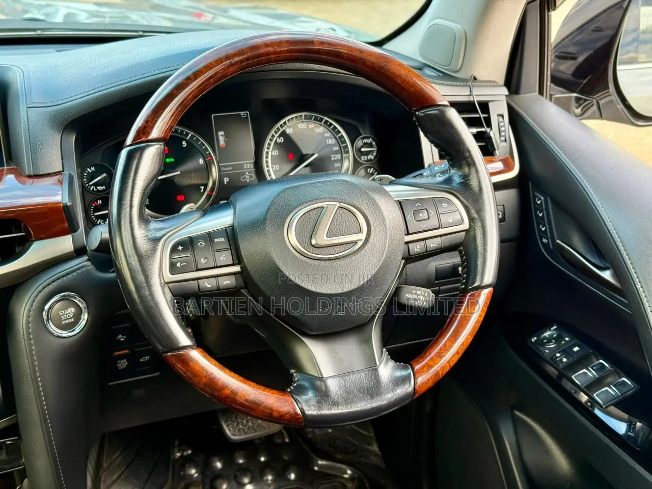 Lexus LX 570 AWD 2015 Silver