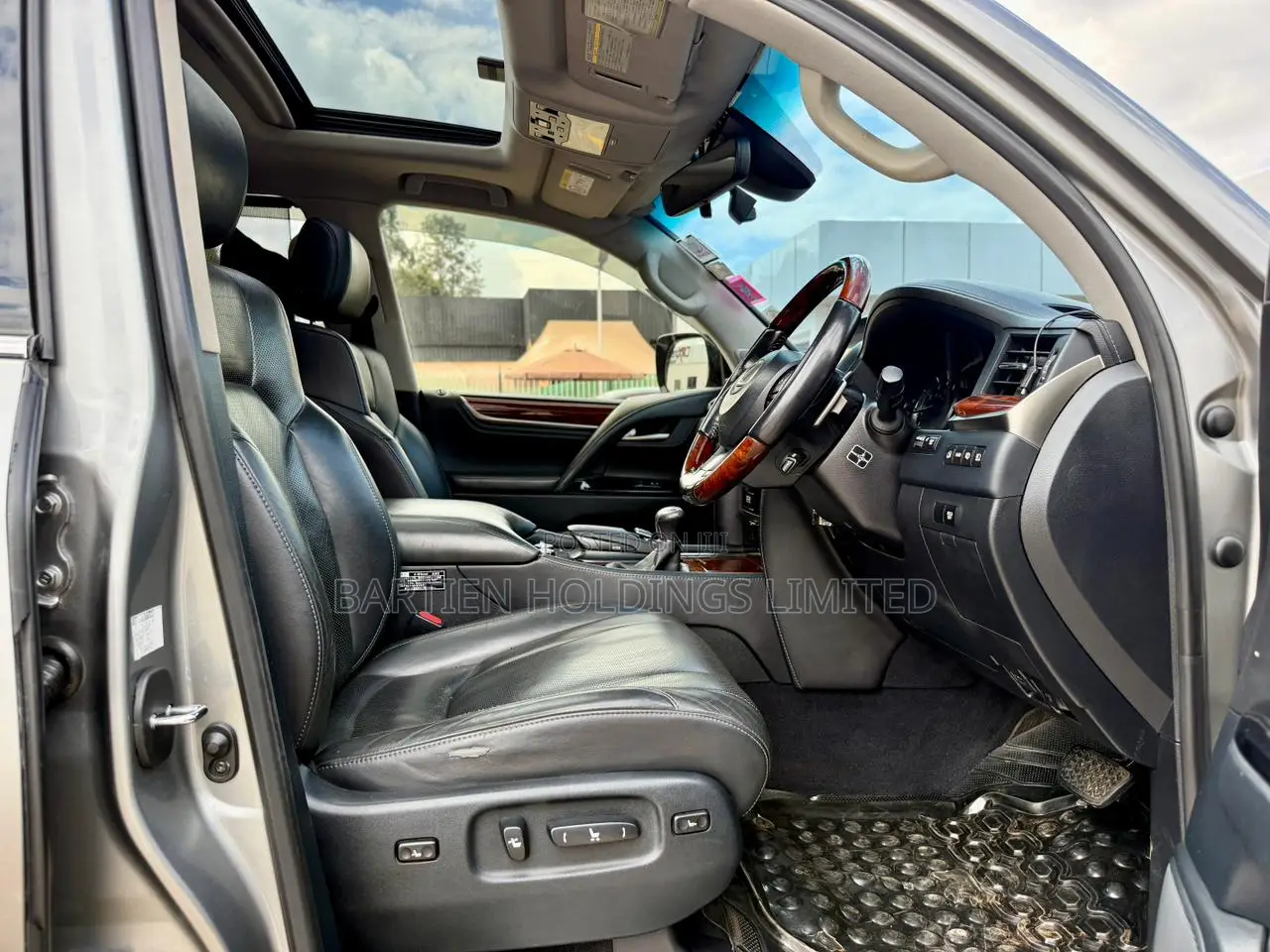 Lexus LX 570 AWD 2015 Silver