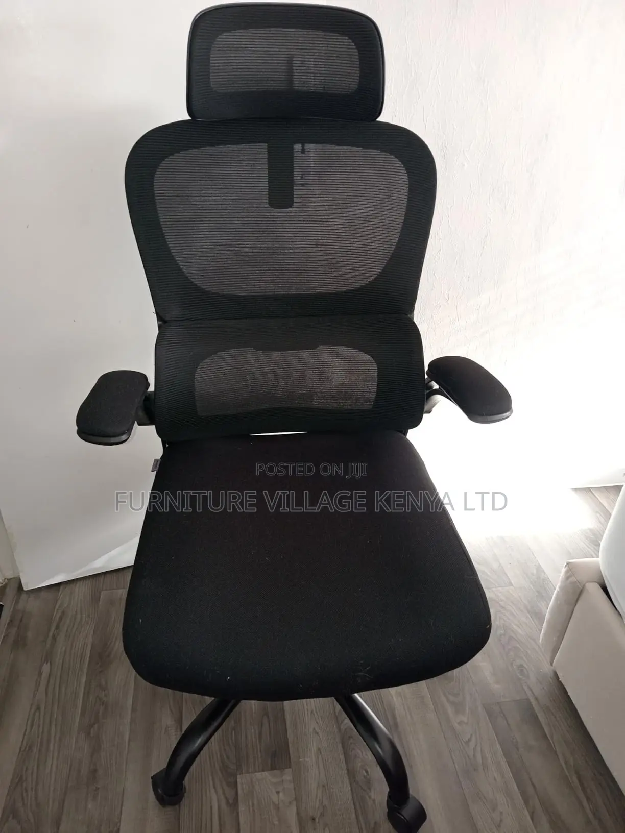 Office Seat With Flipping Arms