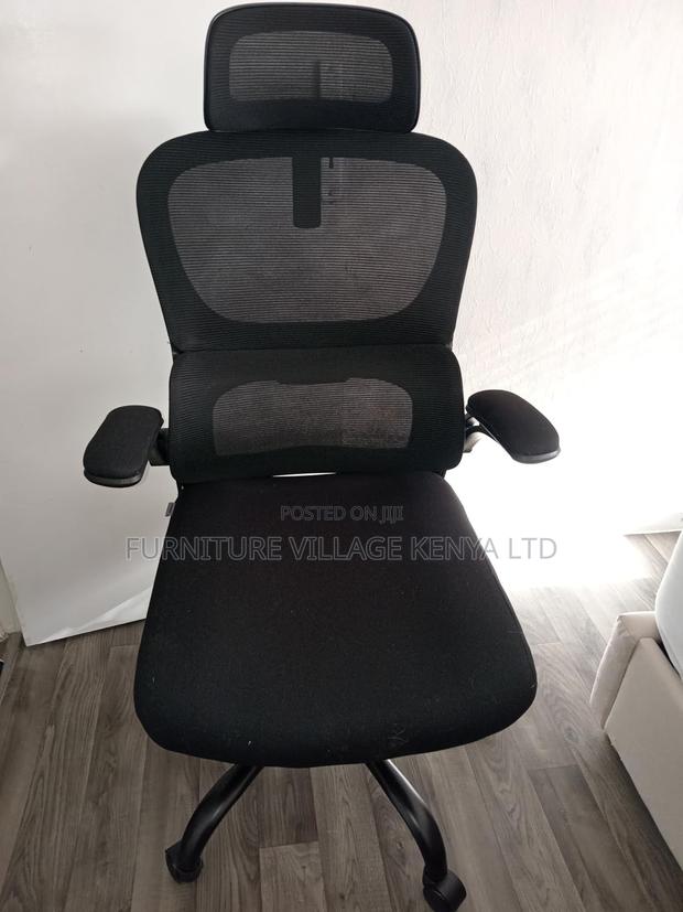 Office Seat With Flipping Arms - thumbnail 8