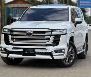 Toyota Land Cruiser 2023 Pearl