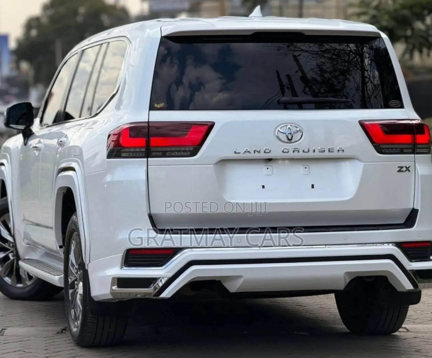 Toyota Land Cruiser LC300 2023 Pearl