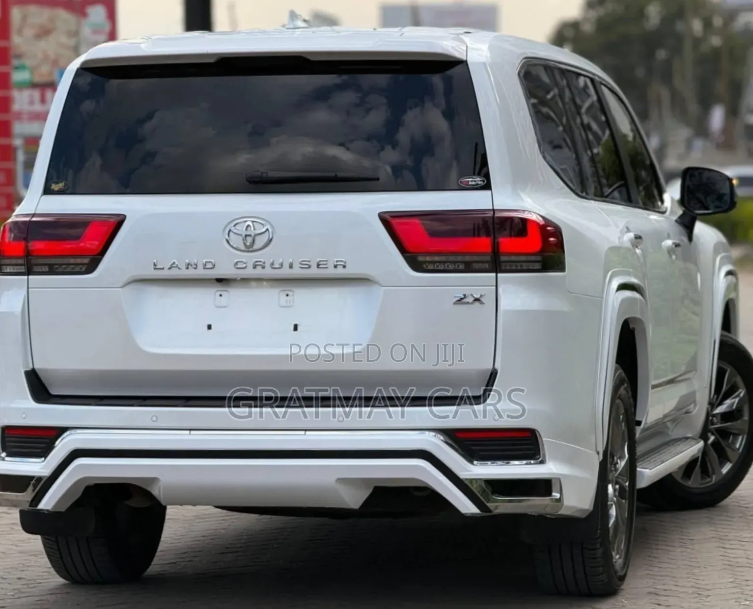 Toyota Land Cruiser LC300 2023 Pearl