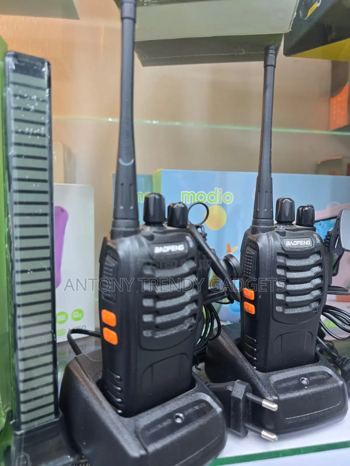 Baofeng Bf-888s Two-Way Radio Uhf Walkie Talkie Set
