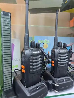 Baofeng Bf-888s Two-Way Radio Uhf Walkie Talkie Set