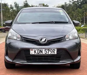 Toyota Vitz 1.3 AWD 5dr 2016 Gray