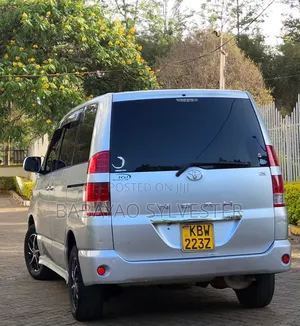 Toyota Noah 2007 Silver
