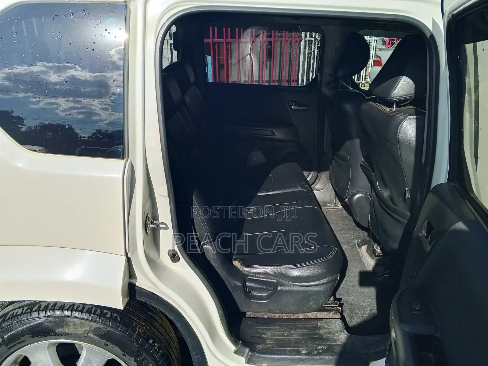 Honda Crossroad 2010 White