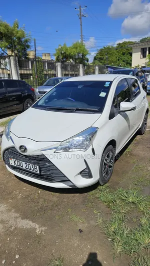 Toyota Vitz 1.0 FWD 5dr 2019 White