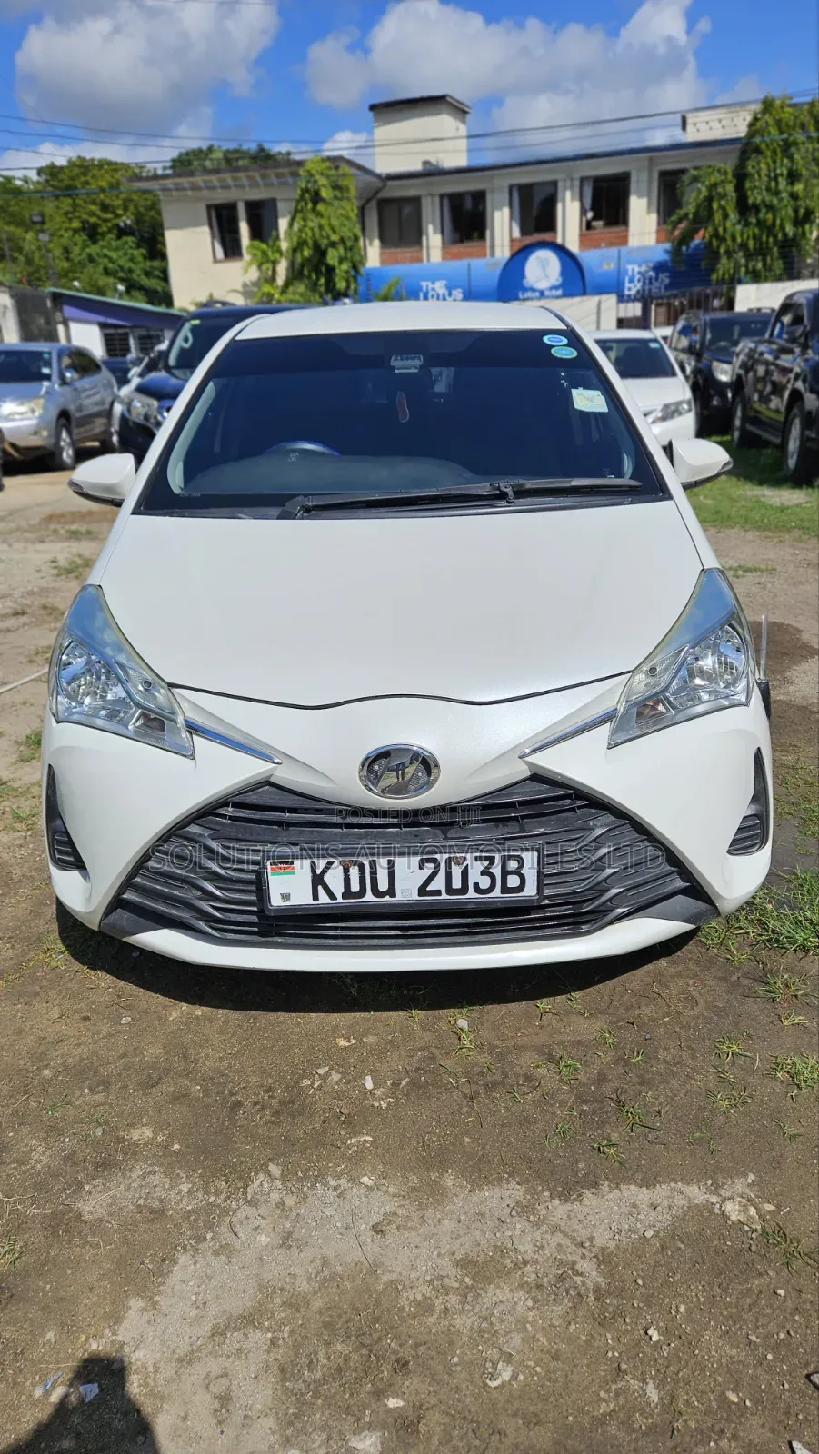 Toyota Vitz 1.0 FWD 5dr 2019 White