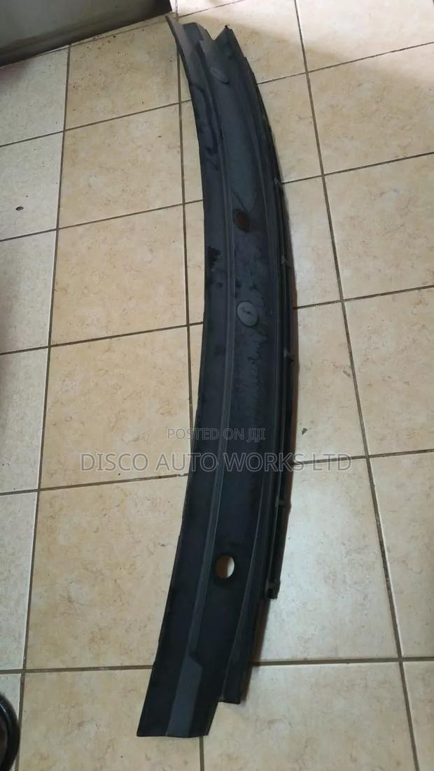 Land Rover Discovery 2 Td5 Wind Screen Cover/ Cowl - thumbnail 3