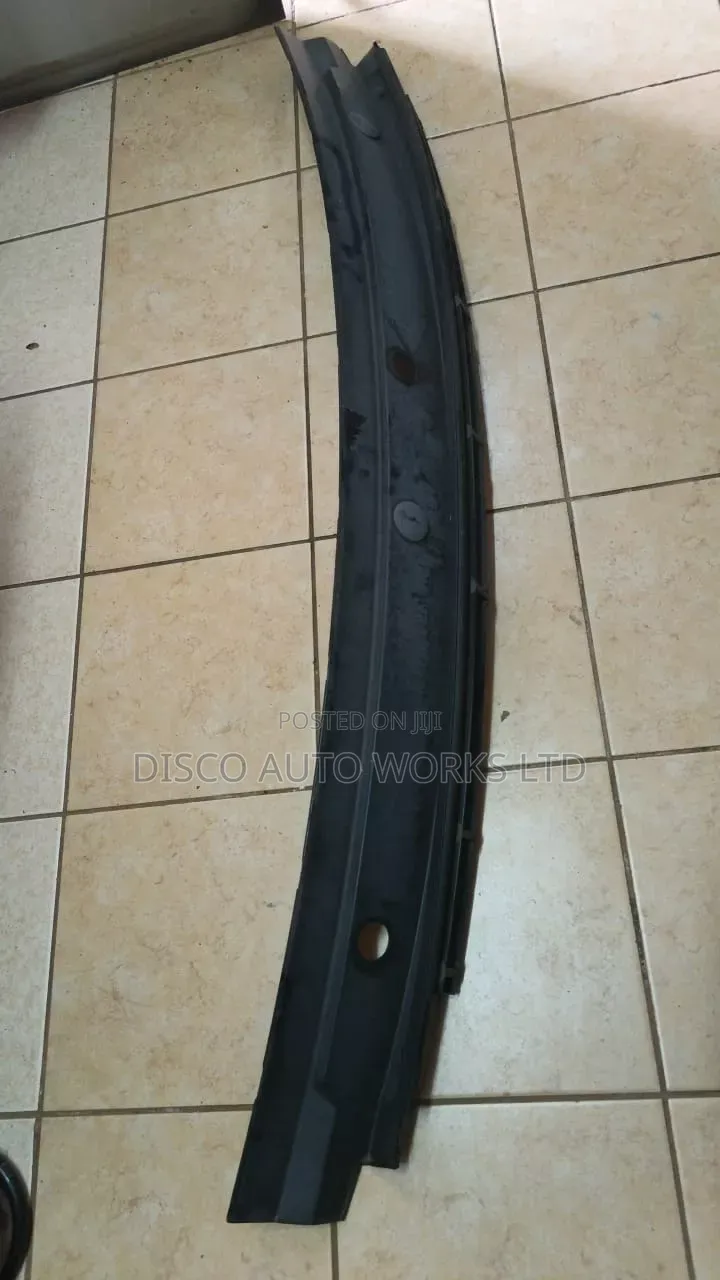 Land Rover Discovery 2 Td5 Wind Screen Cover/ Cowl
