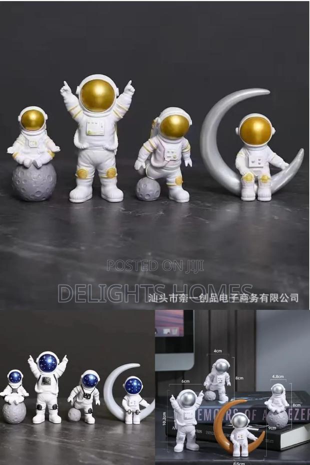 4 Pc Astronaut Figure Statue_sa - main view