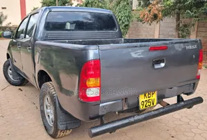 Toyota Hilux 2011 Gray