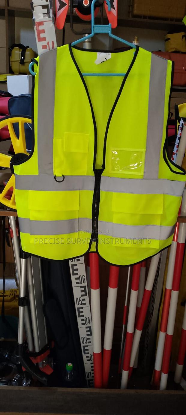 Reflective Site Work Vest With Multiple Compartments