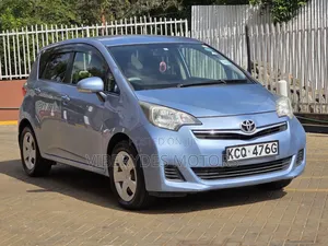 Toyota Ractis 2012