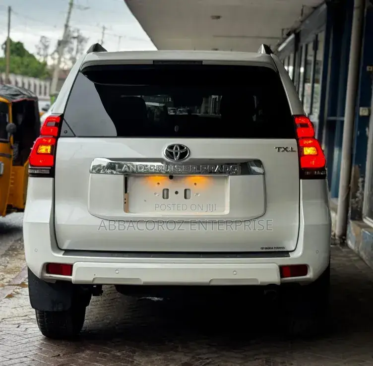 Toyota Land Cruiser Prado 2.8 2019 Pearl