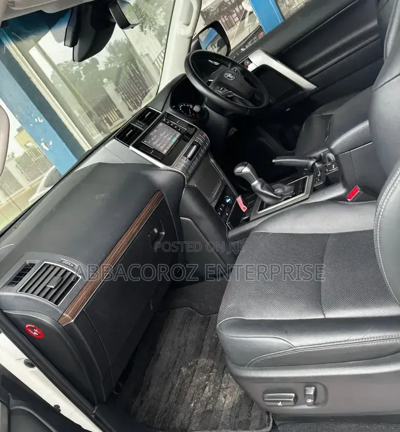 Toyota Land Cruiser Prado 2.8 2019 Pearl
