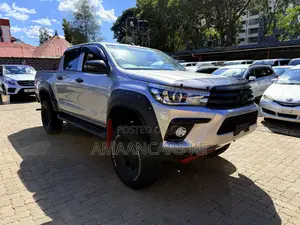 Toyota Hilux Revo Double Cab Deisel 2.4 AWD 2019 Silver