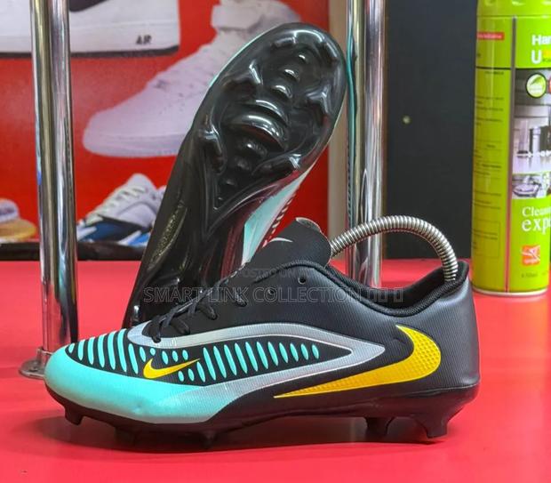 Nike Kids Soccer Boots - thumbnail 2