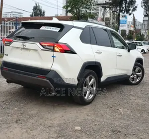 Toyota RAV4 Limited AWD 2019 White