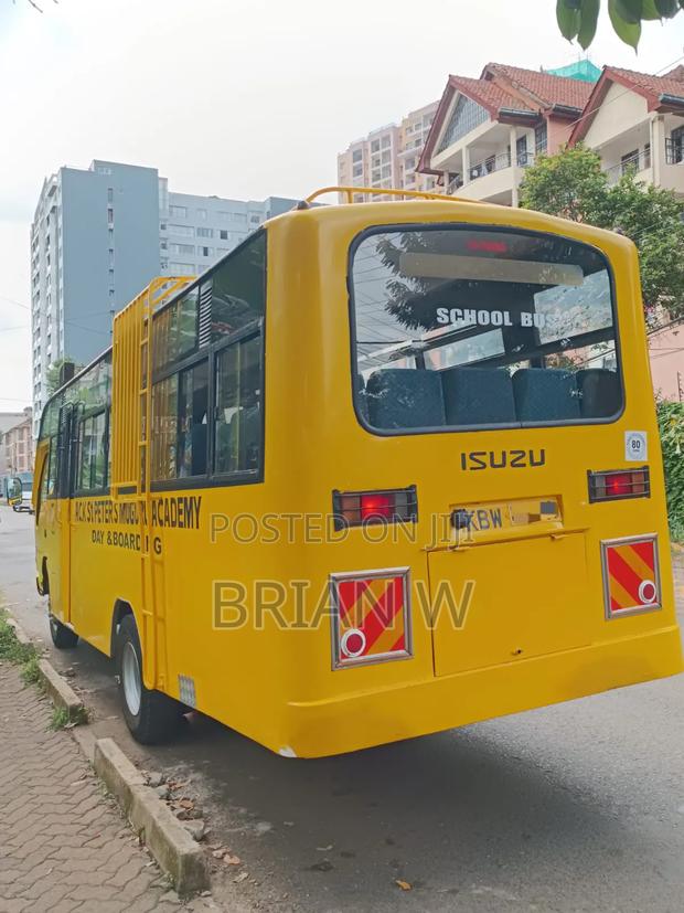 Isuzu NQR 2012 Yellow - thumbnail 4