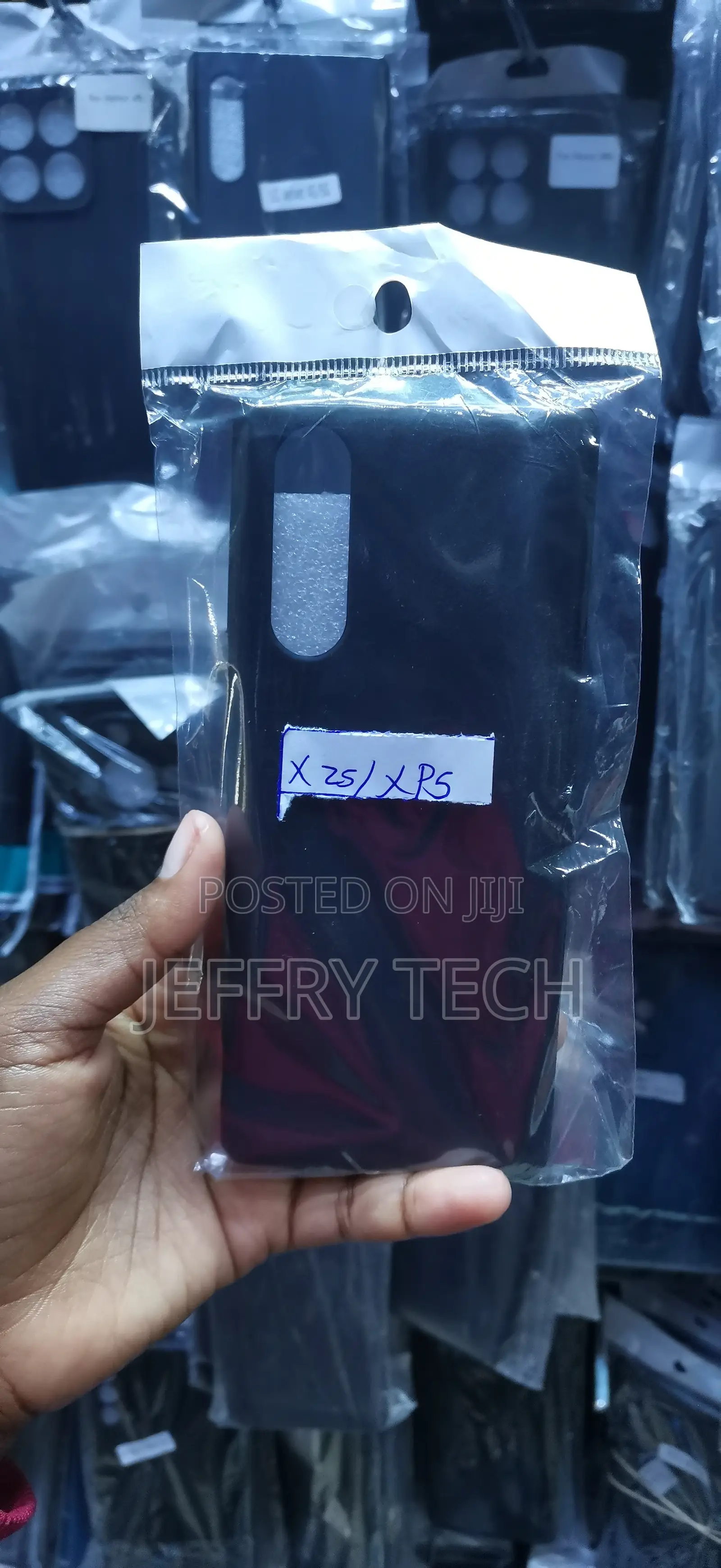Oneplus 6t Rear Dual-Camera Setup and Fingerprint Sensor Cover