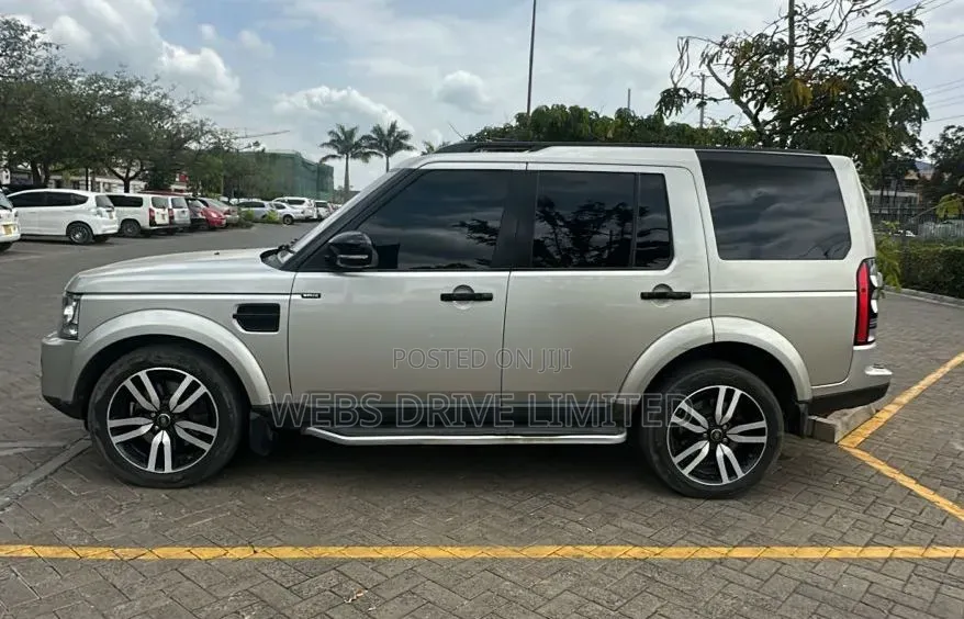 Land Rover Discovery 2015 Silver