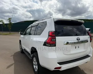 Toyota Land Cruiser Prado 2021 White