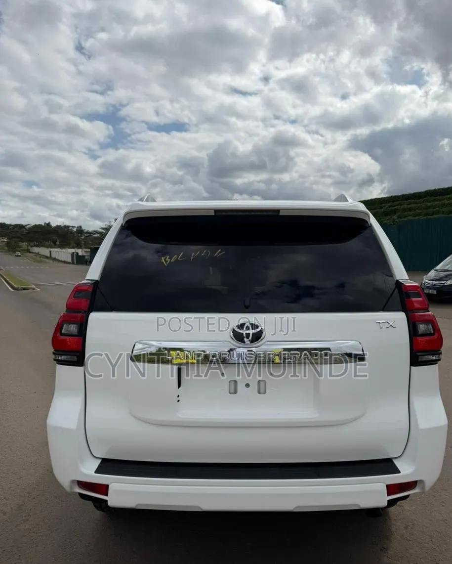 Toyota Land Cruiser Prado 2021 White