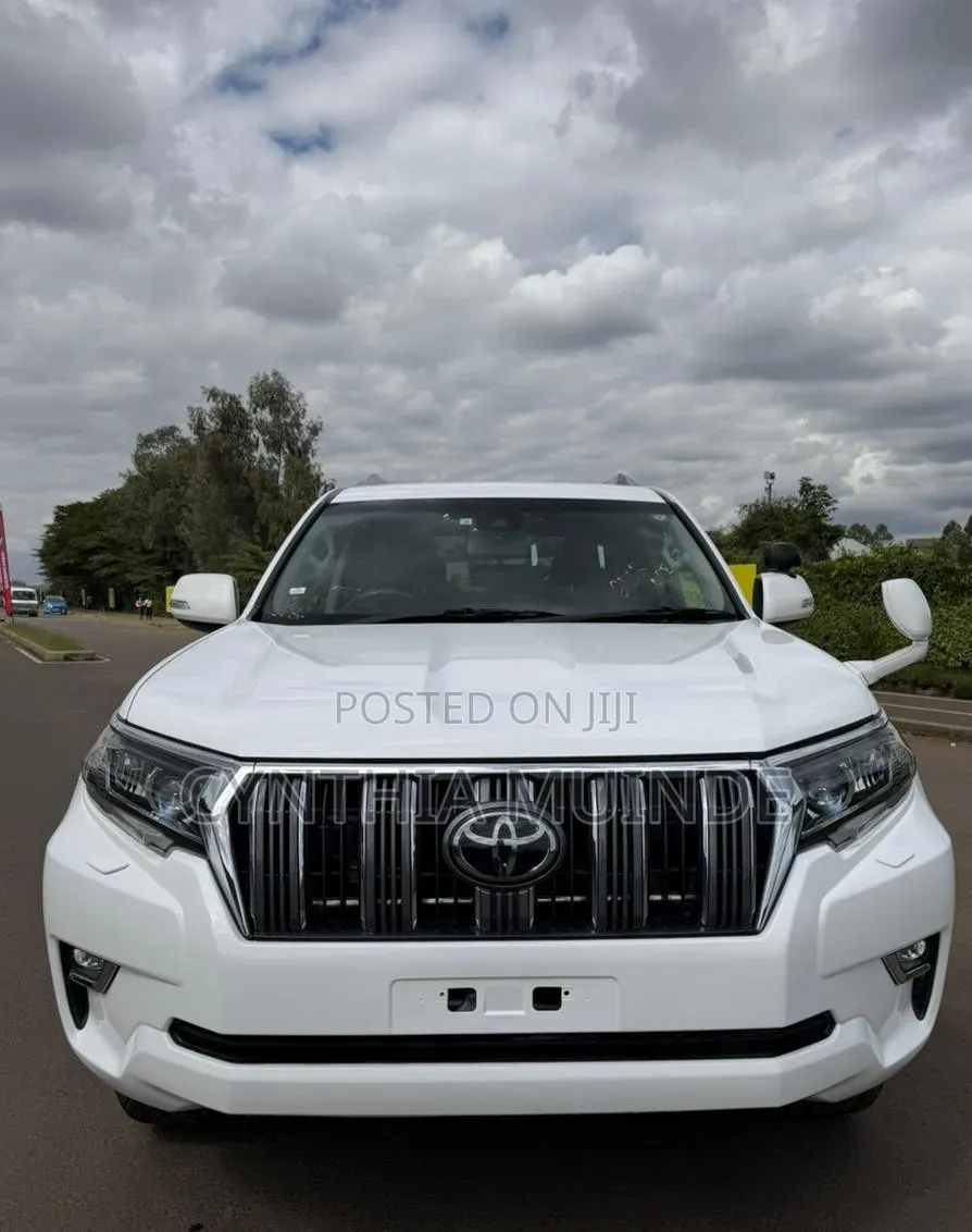 Toyota Land Cruiser Prado 2021 White
