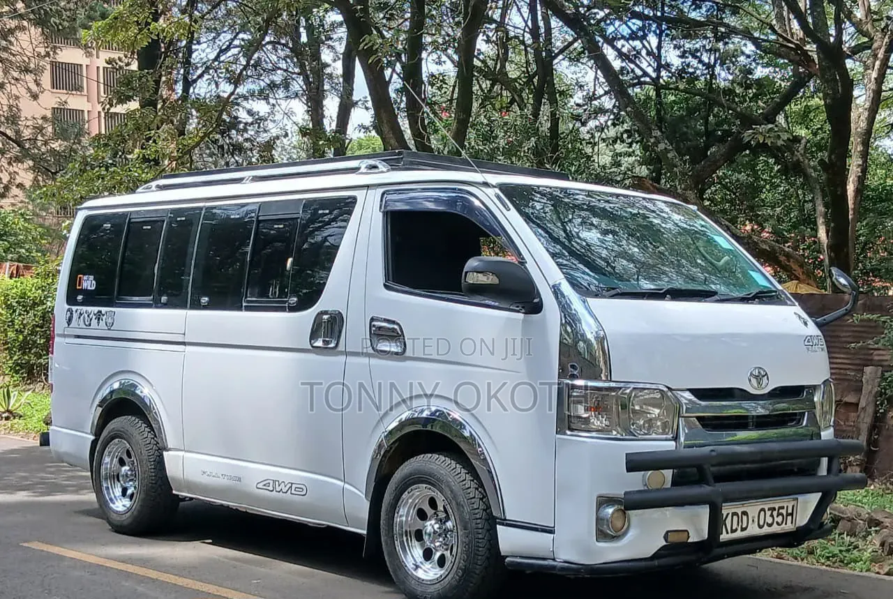 Toyota HiAce 2014 White