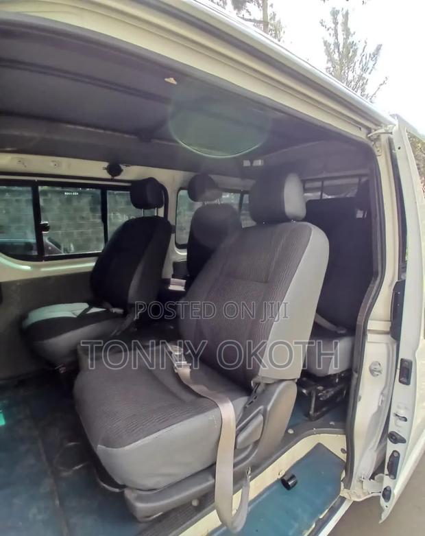 Toyota HiAce 2014 White - thumbnail 4