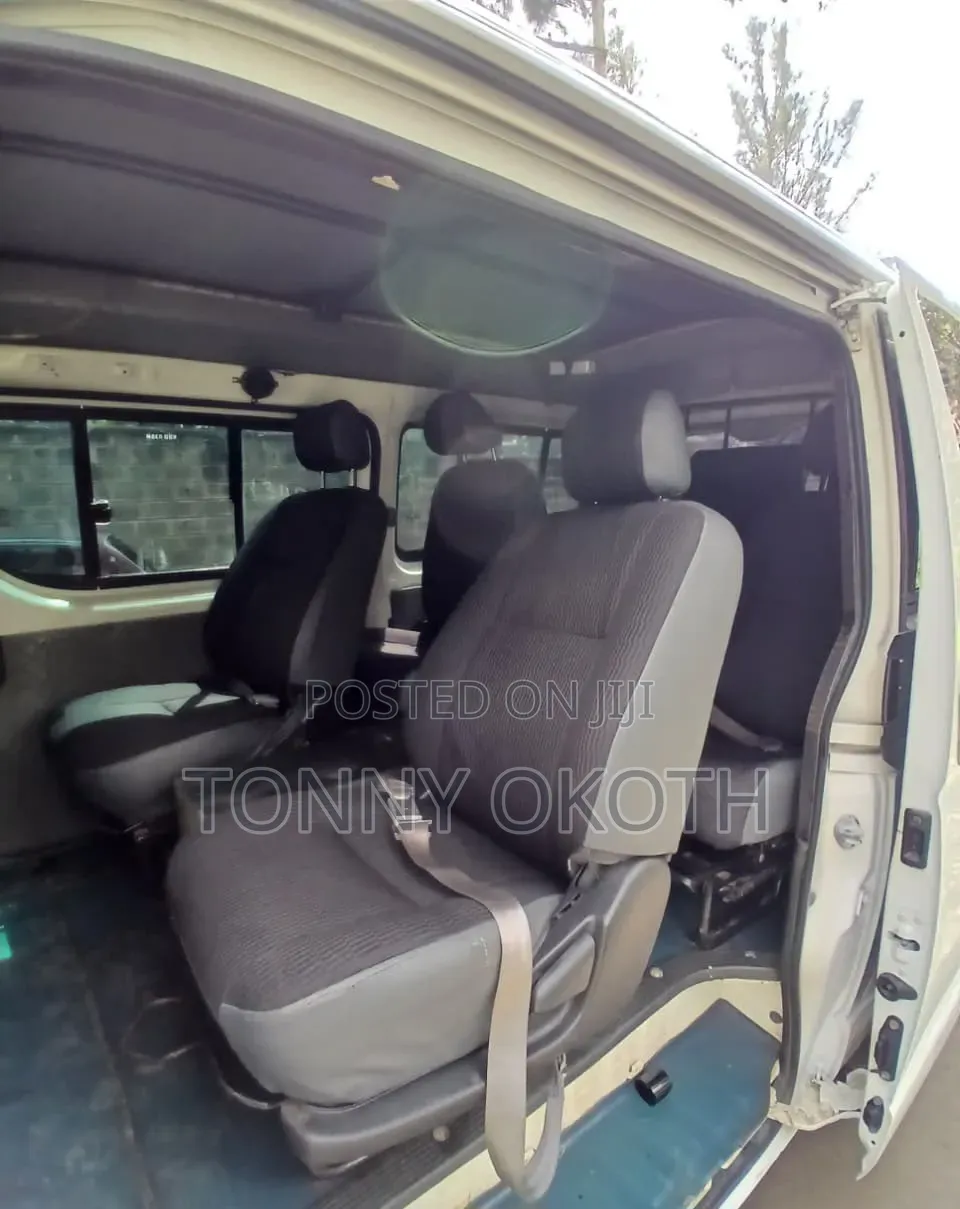 Toyota HiAce 2014 White